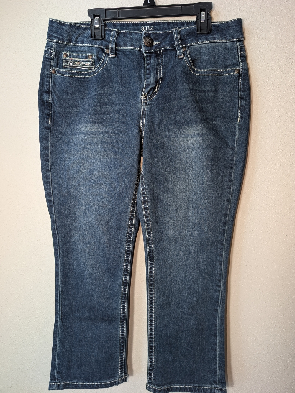 a.n.a Women's Cropped Straight-Leg Jeans in Dark Blue Wash